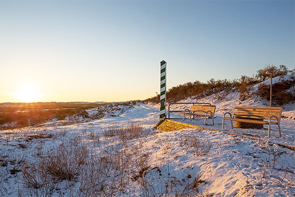 Winterlicher Sonnenaufgang am nordwestlichsten Punkt Deutschlands